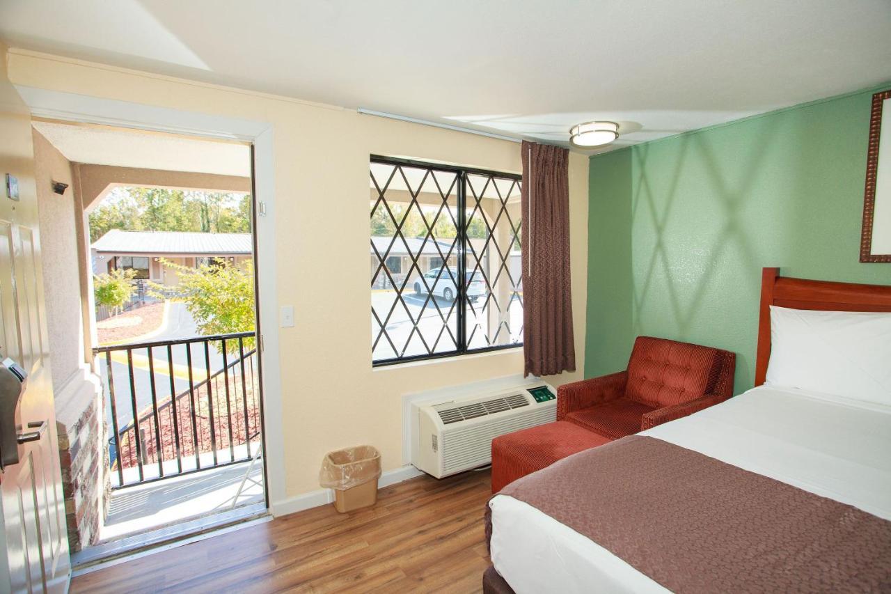 Travelodge By Wyndham Macon West Exterior photo